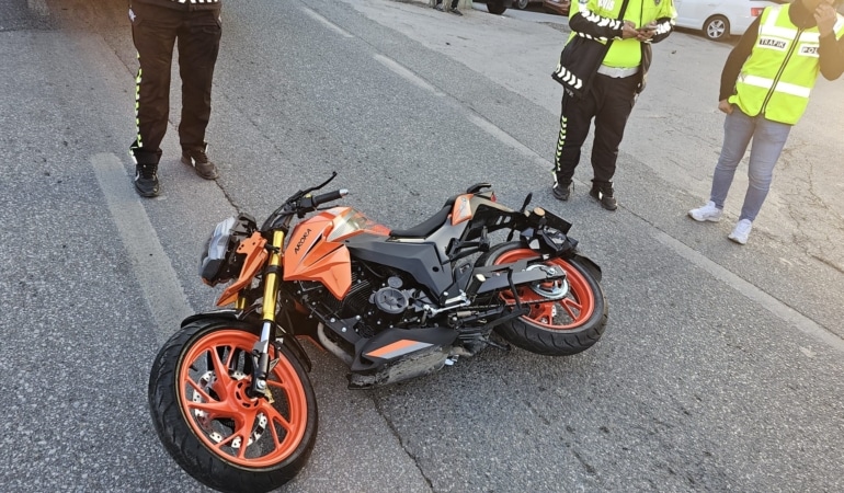 “Bursa Orhangazi’de Motosiklet Kazası: İki Yaralı”