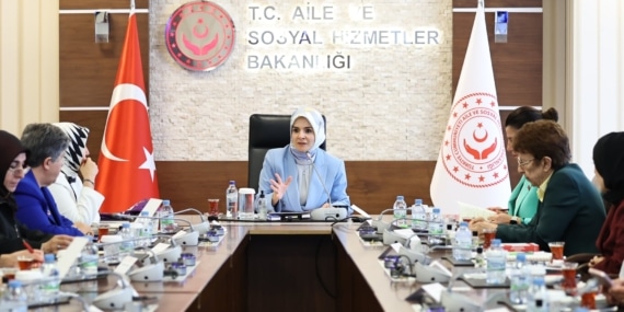 Bakan Göktaş, kadın odaklı çalışmalar yürüten STK temsilcilerini kabul etti