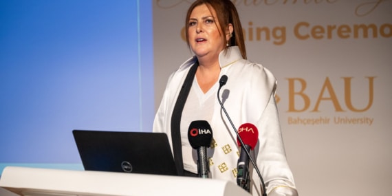BAU 2024-2025 yılı akademik yılı ABD’li Profesör Barbara Oakley ile başladı