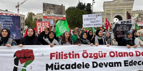 İstanbul- Fatih’te İsrail protestosu; sloganlar atan grup yürüyüş yaptı