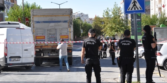 Mardin’de yaya geçidinde TIR’ın çarptığı yaya öldü