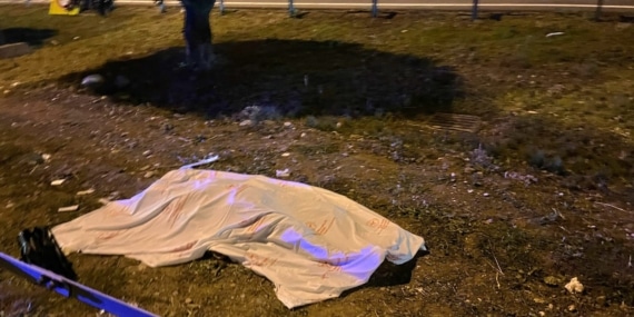Otoyolda otomobilin çarptığı kadın öldü