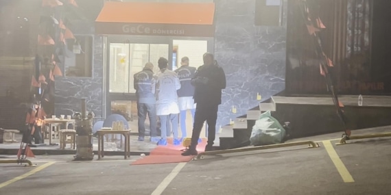İstanbul – Avcılar’da dönerciye silahlı saldırı: 3 yaralı – 2 /Geniş haber