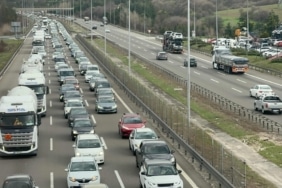 Anadolu Otoyolu'nun Bolu geçişinde trafik yoğunluğu başladı