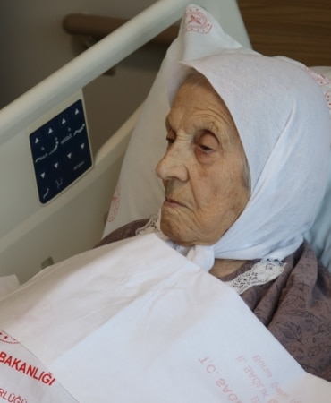104 yaşındaki hasta, kapalı kalp ameliyatıyla sağlığına kavuştu