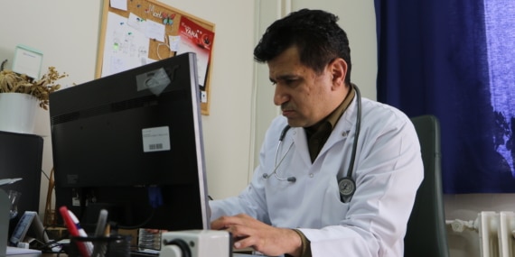 Depresyondan bilinci kapanan hasta 56 gün sonra uyandı