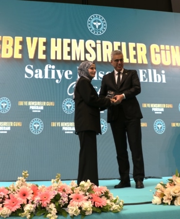 Elif Ebe, 'normal doğum'u kolaylaştıran buluşuyla ödül aldı