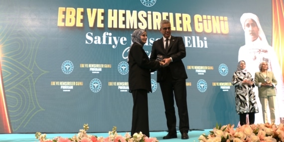 Elif Ebe, ‘normal doğum’u kolaylaştıran buluşuyla ödül aldı