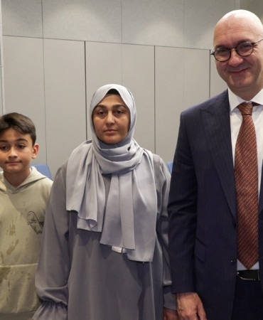 Hamileyken böbrek kanseri olduğunu öğrendi; oğluna doktorunun adını verdi