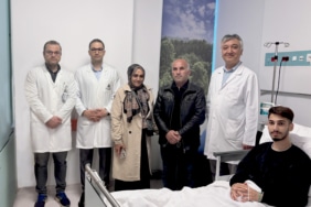 İstanbul- 4 ayda 45 kiloya düşen 19 yaşındaki Davut, babasının böbreğiyle hayata tutundu