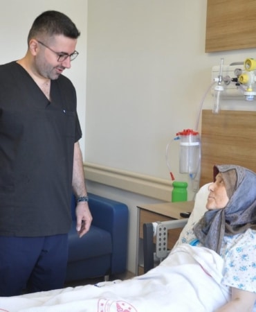 Kamu hastanelerinde ilk kez uygulanan yöntemle sağlığına kavuştu