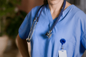 sağlık personeli hemşire doktor