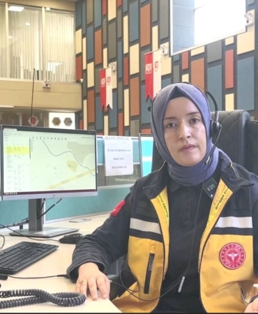 Acil tıp teknisyeni telefonda hayat kurtardı; O anlar çağrı merkezinin kayıtlarına yansıdı