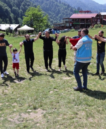 Ayder Yaylası’nda horonlu ‘ideal kilo’ hareketi