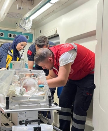 Kalp rahatsızlığı bulunan Selin bebek, ambulans uçakla sevk edildi