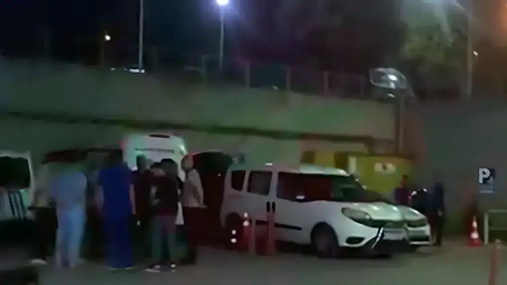 Sakarya’da Hastanede Dehşet: Öfkeli Koca, Nöbetçi Eşini Vurdu! (resim 1) – saglikhaberi.net