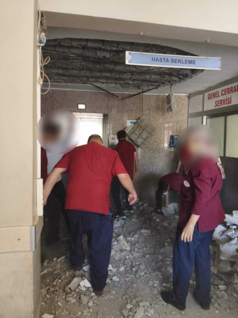 HEP-SEN Uyarmıştı: Deprem Sonrası Denizli Devlet Hastanesi’nde Tavan Çöktü! (resim 3) – saglikhaberi.net