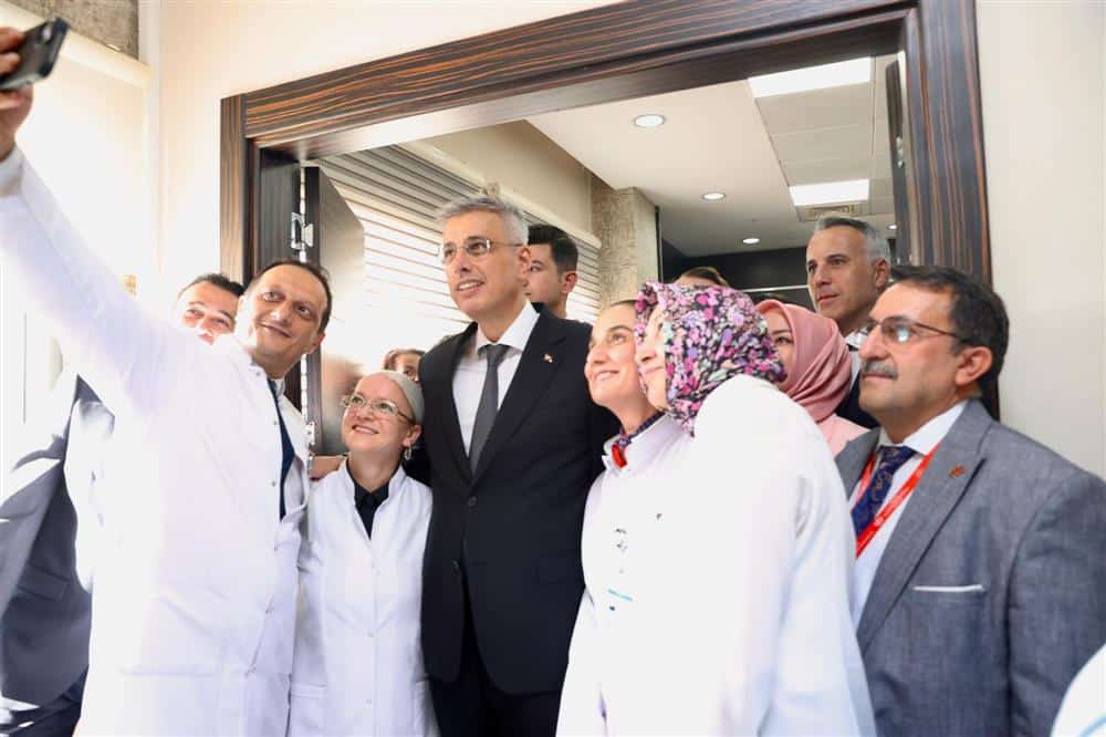 Bakan Memişoğlu’ndan SEAH’ta Sağlık Çalışanlarına Moral Ziyareti (resim 21) – saglikhaberi.net