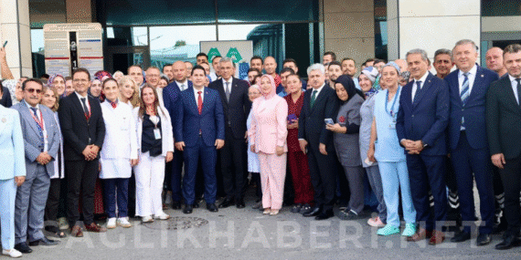 Bakan Memişoğlu’ndan SEAH’ta Sağlık Çalışanlarına Moral Ziyareti