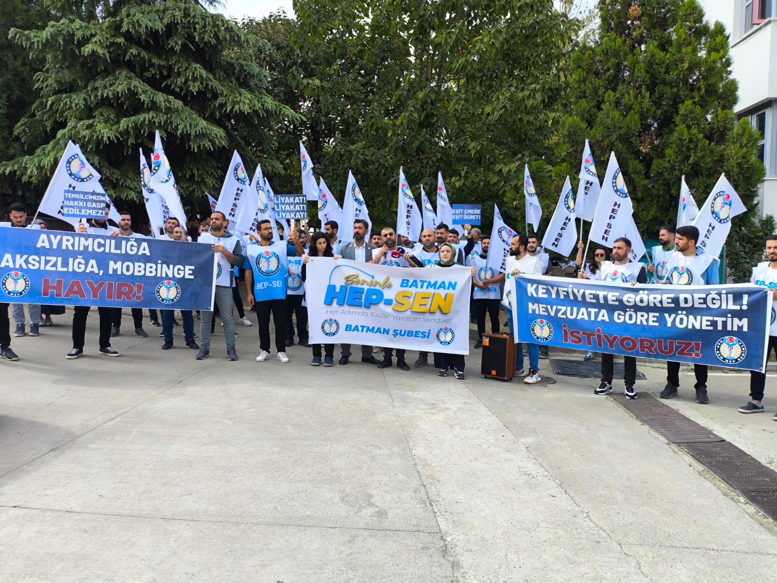 Batman Eğitim ve Araştırma Hastanesi’nde HEP-SEN’den Adalet Çağrısı! (resim 1) – saglikhaberi.net